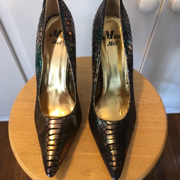 Miss Me Onyx-1 Multi Snake Pointed Toe Pump - Picture 2 of 6